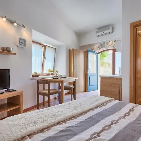 Studio Mia Apartment Premantura Exterior photo